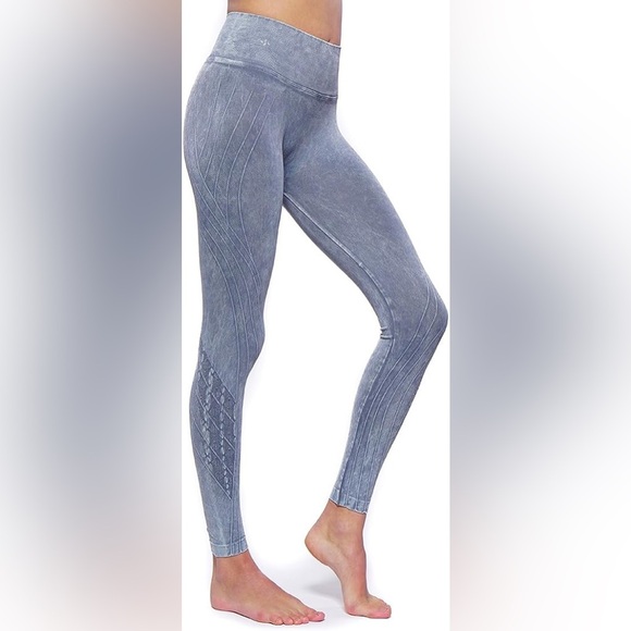 Nux SET Mesa Legging + Levitate Seamless Yoga Sports Bra | Stone Wash | M - Picture 7 of 11